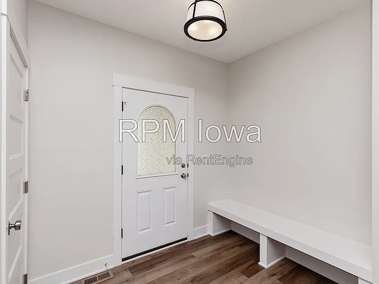 5901 NE Sherman Dr — Photo 25