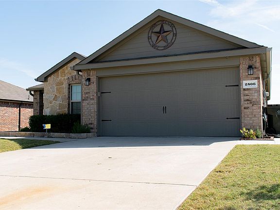 3rd image of 2806 Aberdeen Dr