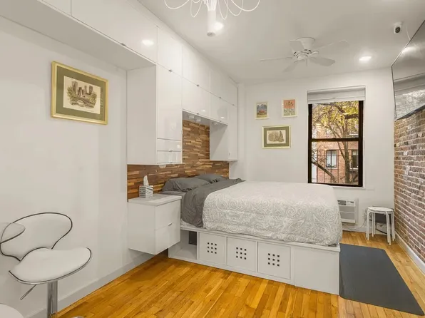 430 East 87th Street 2AA image 1 of 8