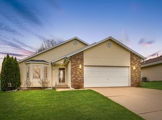 1746 Oconto Dr, Sun Prairie, WI 53590