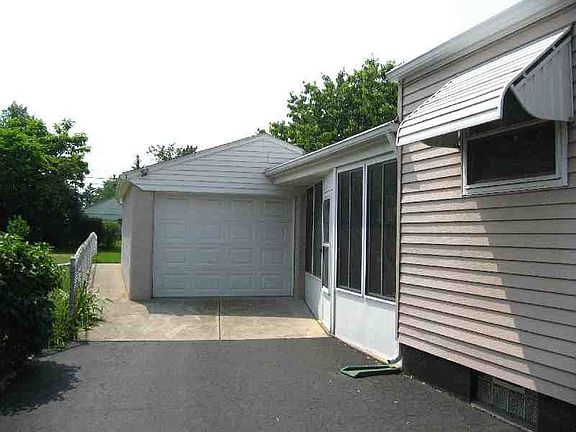 5th image of 385 N Brinker Ave