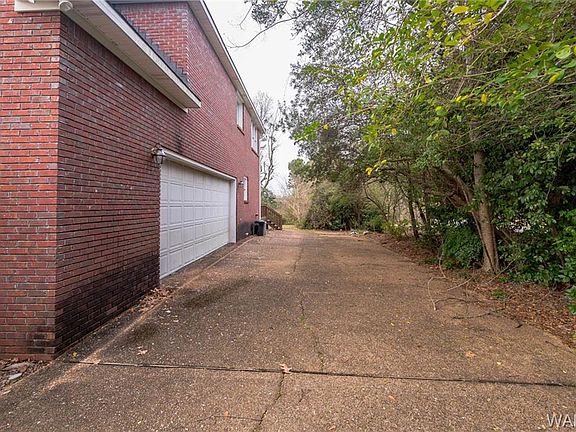 3rd image of 414 Pinnacle Dr