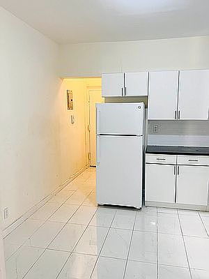 2nd image of 24-31 Steinway St #3