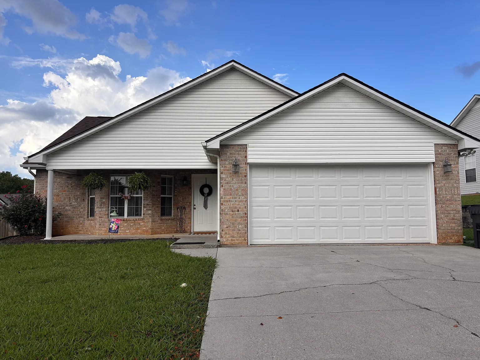 3 bed, $2,200 — Photo 3