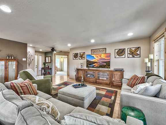4th image of 16054 Canterbury Ln