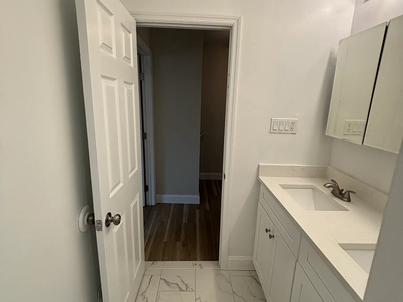 2 bed, 1140 sqft, $2,100 — Photo 2