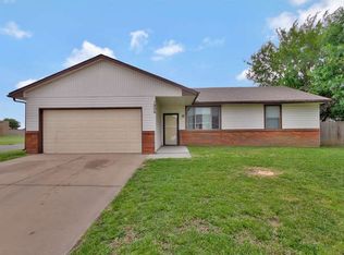 1906 S Cypress St, Wichita, KS 67207