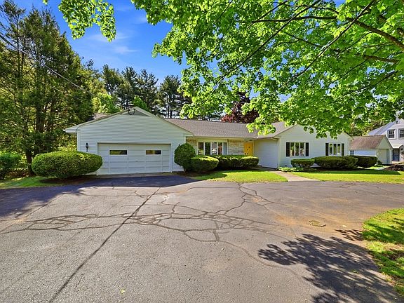 3rd image of 1303 Plumtree Rd