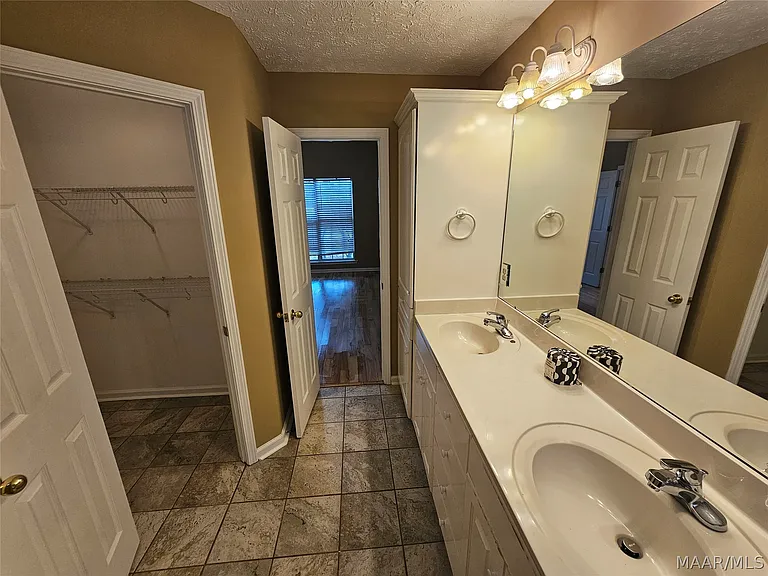 364 Homewood Dr — Photo 10