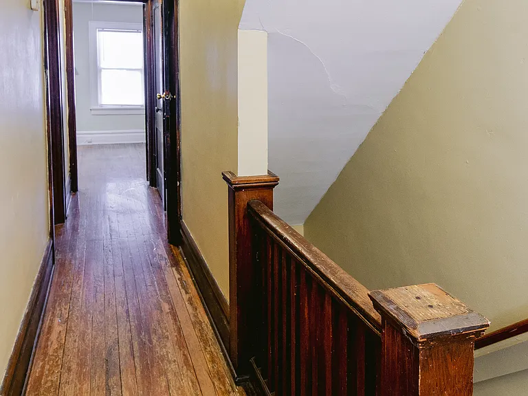 1638 Indianola Ave — Photo 23