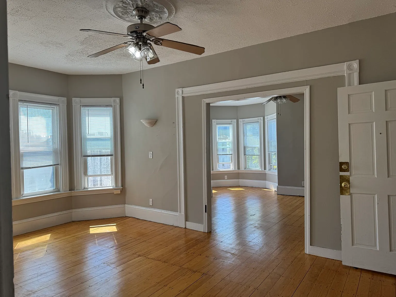 2 bed, 1000 sqft, $2,600 — Photo 2