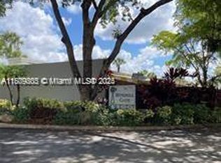 16520 Bridge End Rd, Miami Lakes, FL 33014