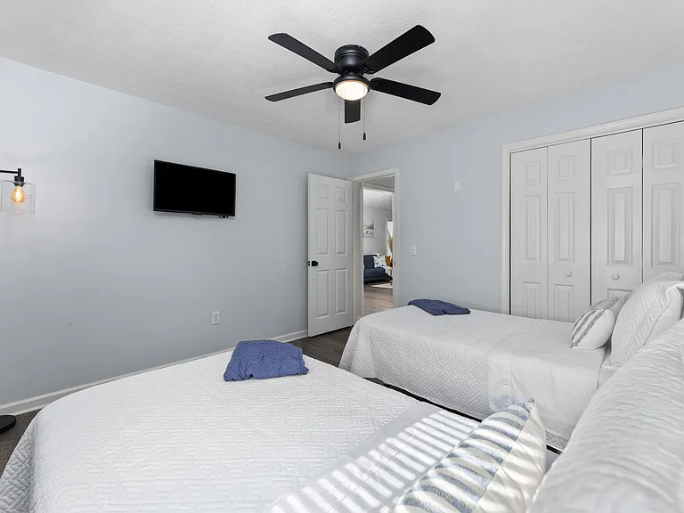 517 White River Dr #22-D — Photo 34