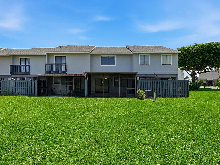 2305 Seaside Dr — Photo 19