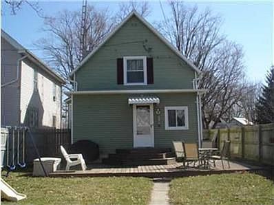 3rd image of 142 Ann St