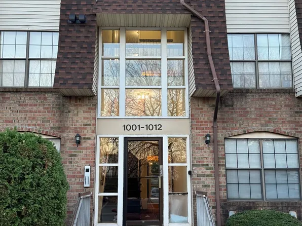 1002 Hidden Village Dr, Perth Amboy, NJ 08861