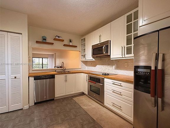 5th image of 511 Ives Dairy Rd Unit 3016