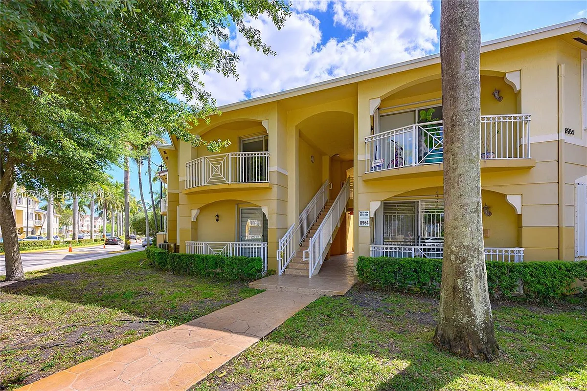 Building Photo - 8964 W Flagler St #206