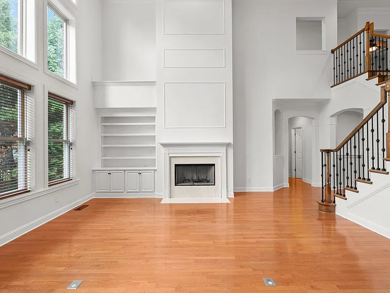 1610 Twin Square Way — Photo 19