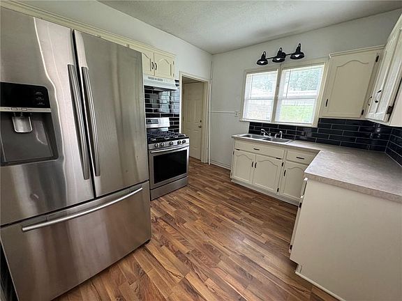 4th image of 607 W Piankishaw St