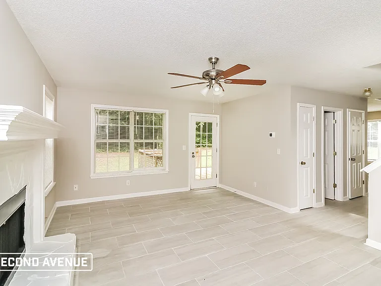 514 Willow Creek Dr — Photo 7