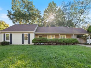 6918 Lodestone Ct, Alexandria, VA 22306
