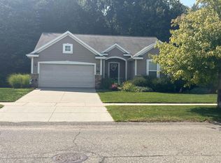 16991 Birchview Dr, Nunica, MI 49448