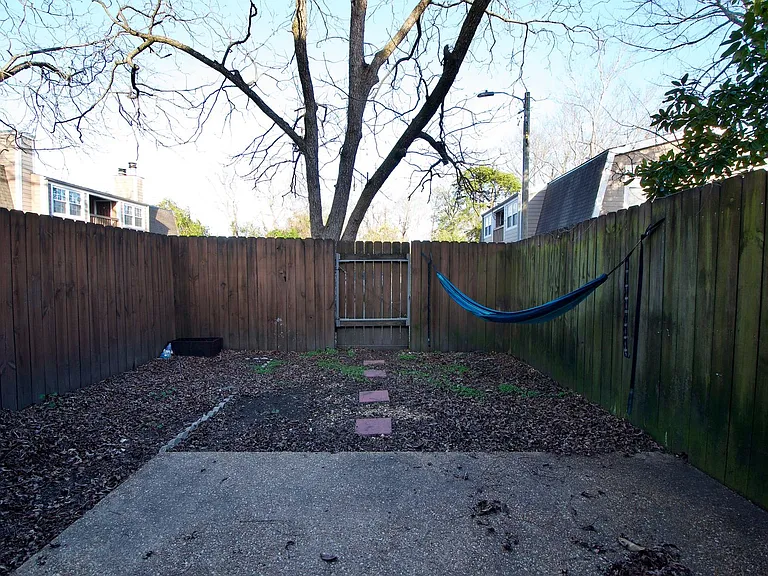 210 N Ross St #A — Photo 27