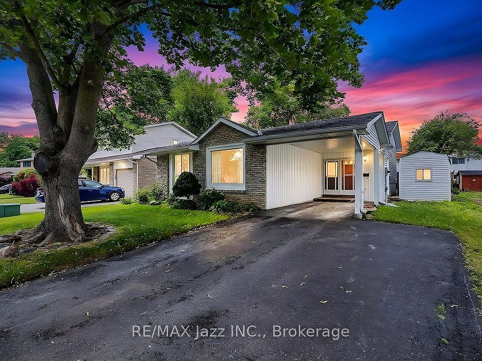 1st image of 22 Deerpark Cres