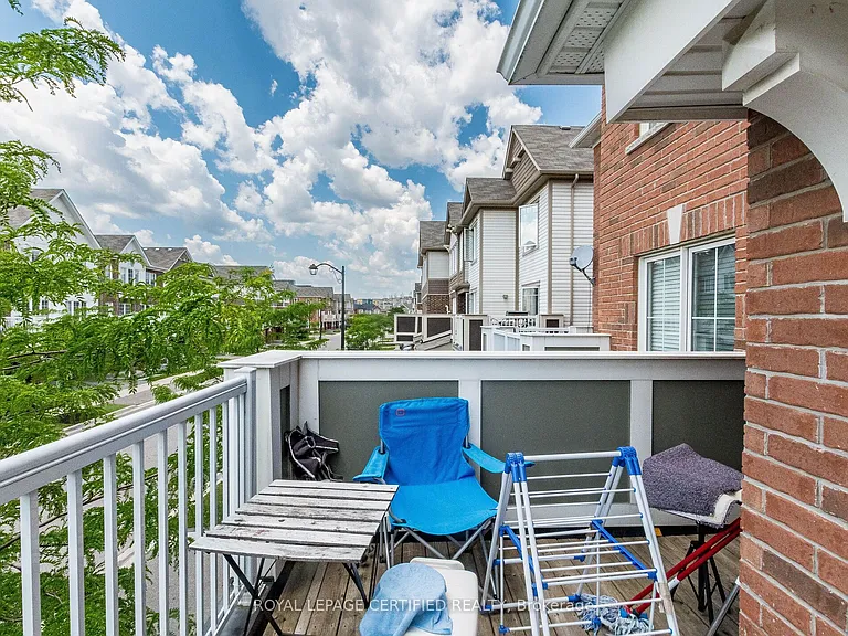 581 Allport Gate — Photo 23