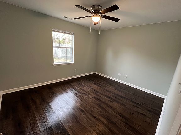 4th image of 3204 Parkway Ct #B