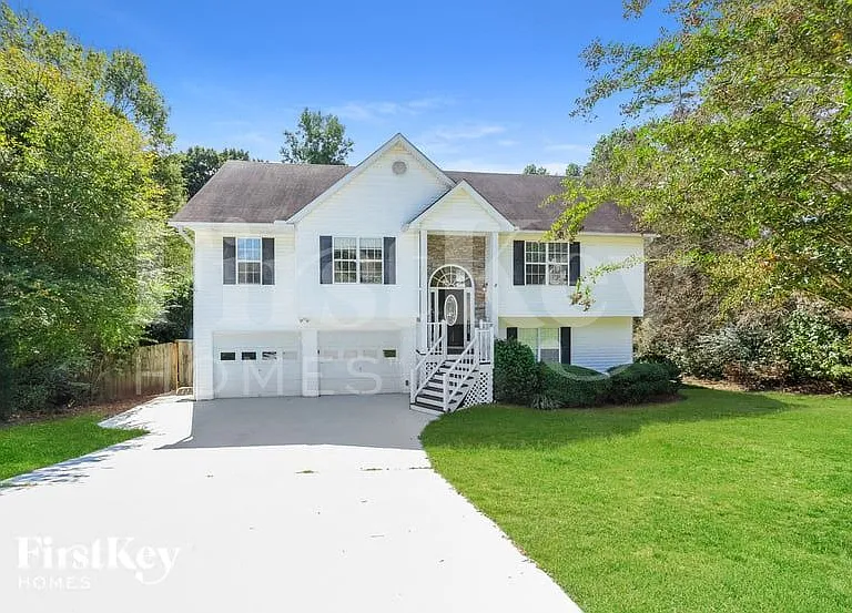 194 Rochester Ct — Photo 1