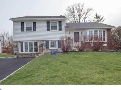 214 Bramber Dr, Broomall, PA, 19008