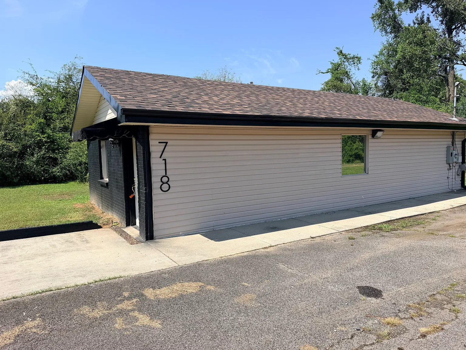 3 bed, 820 sqft, $1,500 — Photo 2