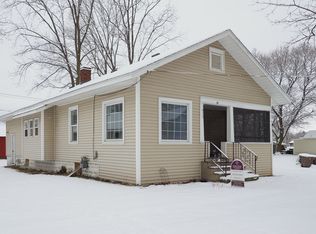 615 7th St, Three Rivers, MI 49093