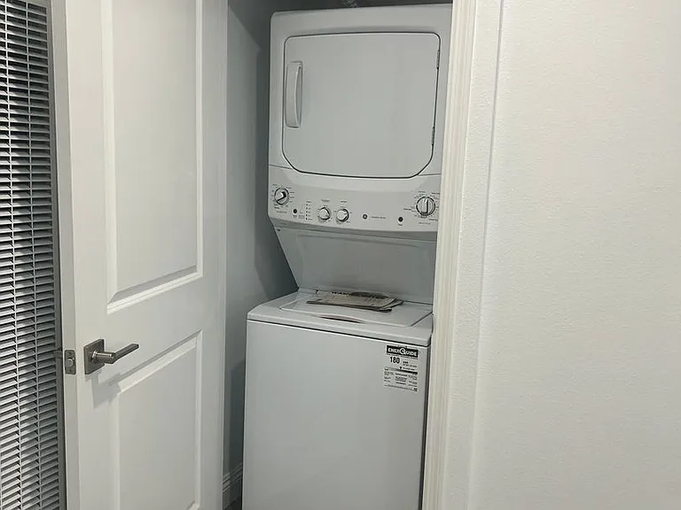 Westpark Apartments — Photo 8