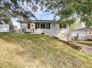 7766 Hamilton St, Omaha, NE 68114