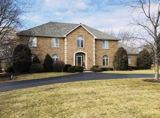 5657 Oakwood Cir, Long Grove, IL 60047