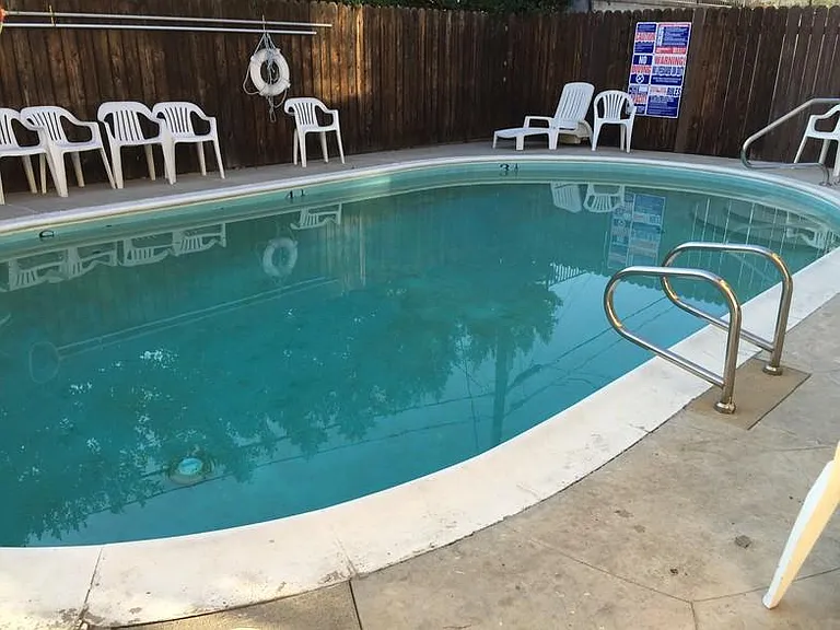 8400 Amigo Ave — Photo 9