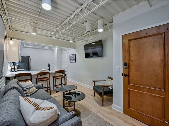 4th image of 2304 University Blvd #201