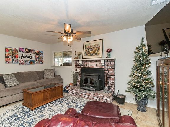 3rd image of 36366 Kensington Dr
