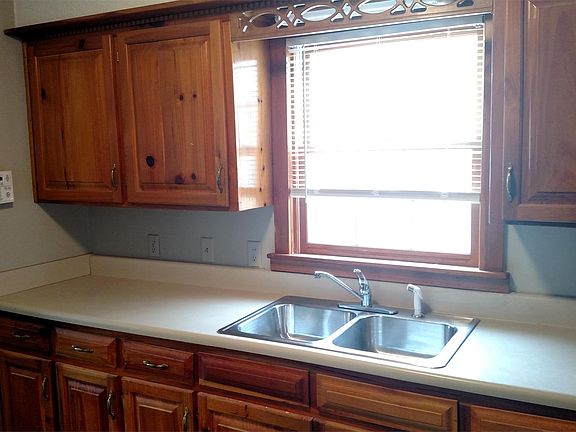 2nd image of 416 N Saint Marks Ave