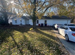 4610 N Topping Ave, Kansas City, MO 64117