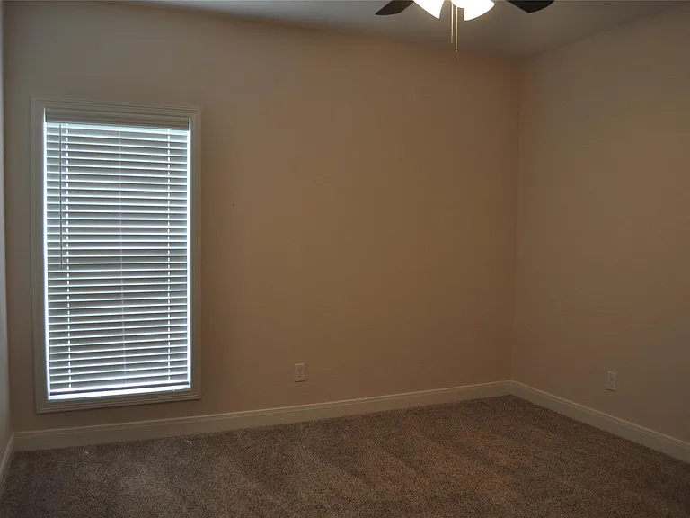 2502 Majestic Oaks Ct — Photo 24