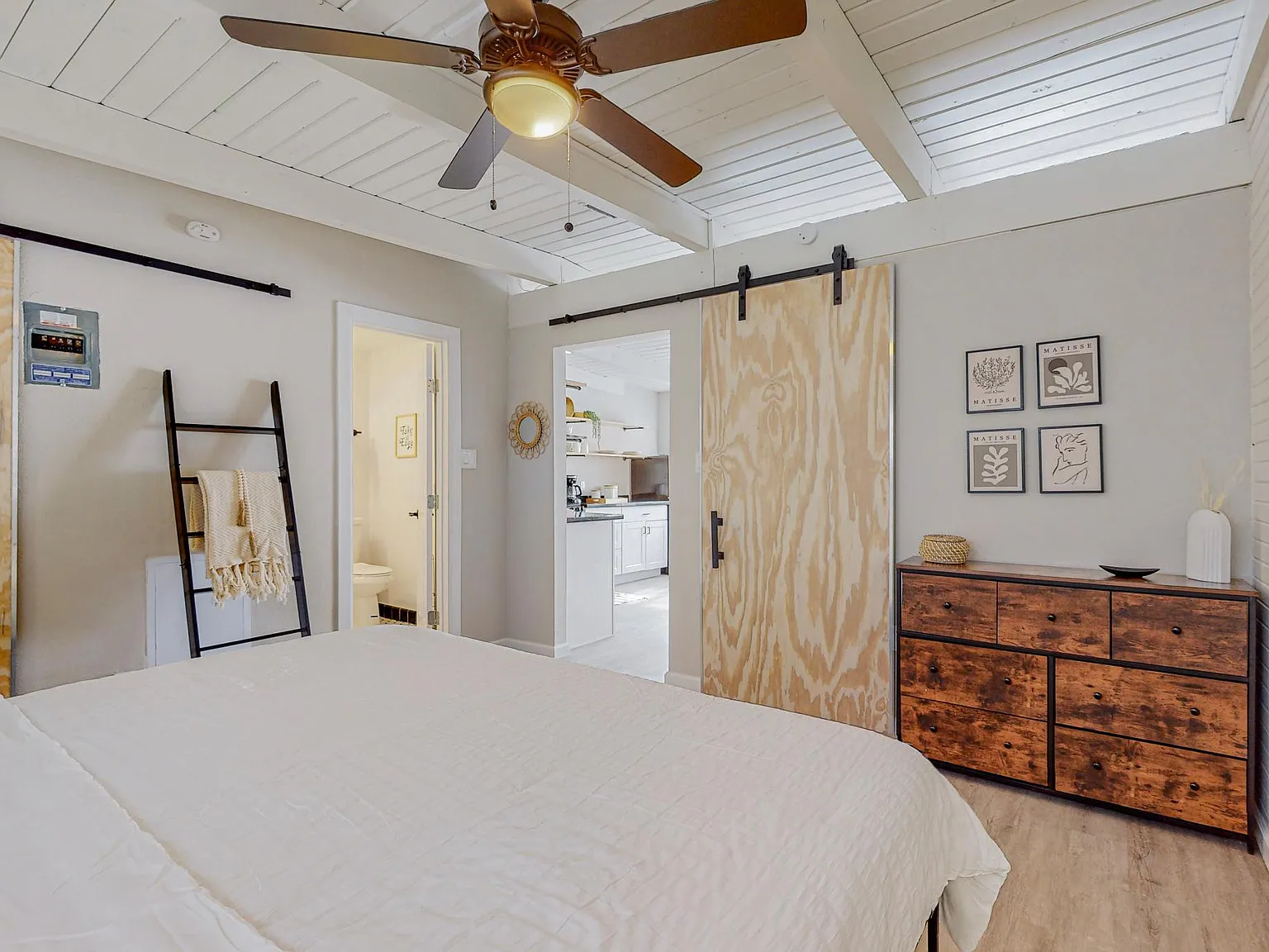 1 bed, 550 sqft, $1,950 — Photo 4