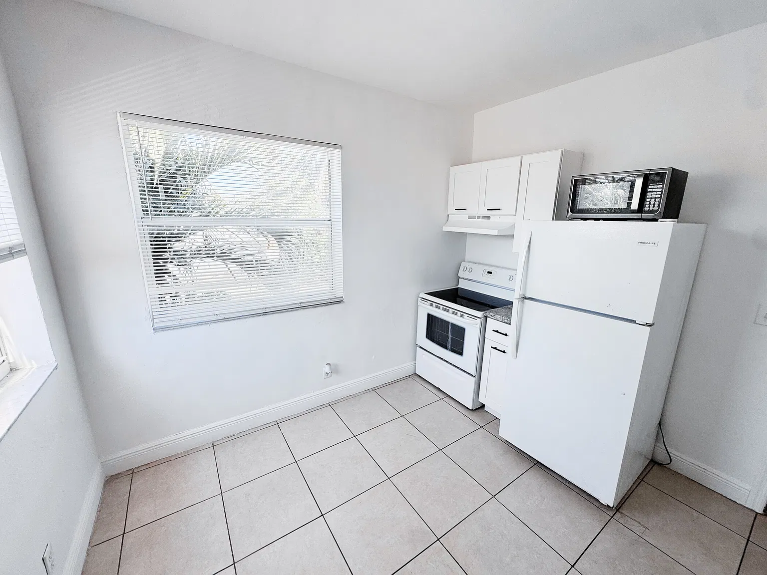 1 bed, 550 sqft, $1,200 — Photo 3