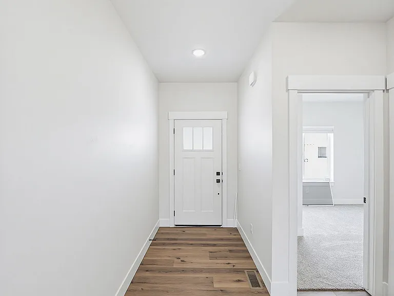 475 E River Ln — Photo 17