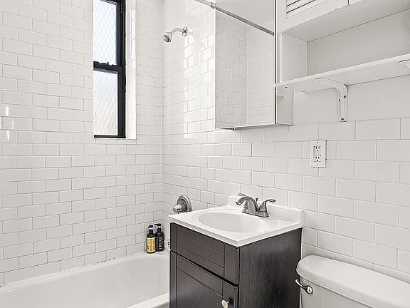 5th image of 108 Stanton St APT 5B