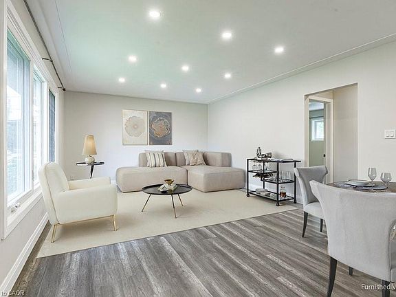 3rd image of 173 W 32nd St