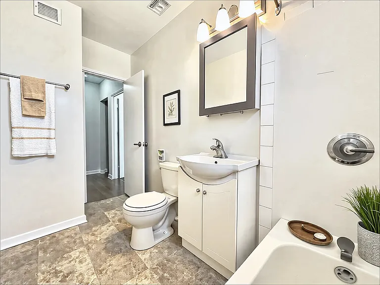 2187 Portage Ave — Photo 10